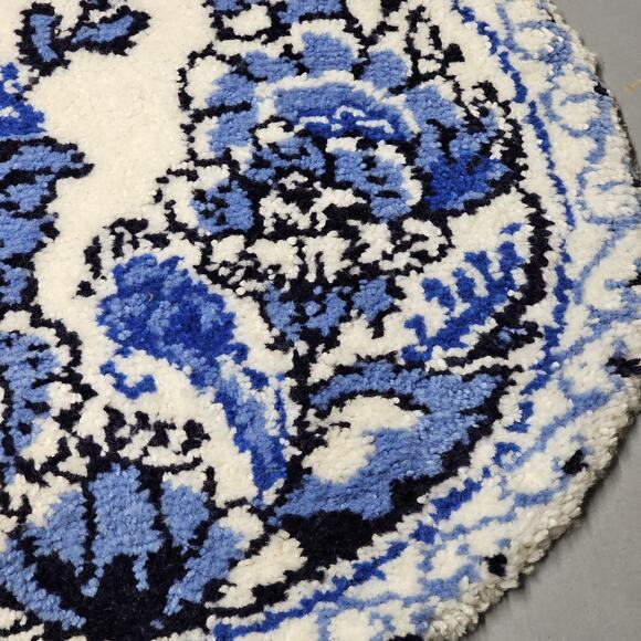 Vtg MCM 50s Latch hook Rug Circle‎ Blue Floral Handmade Cottage Shabby 32" Round - Picture 3 of 15